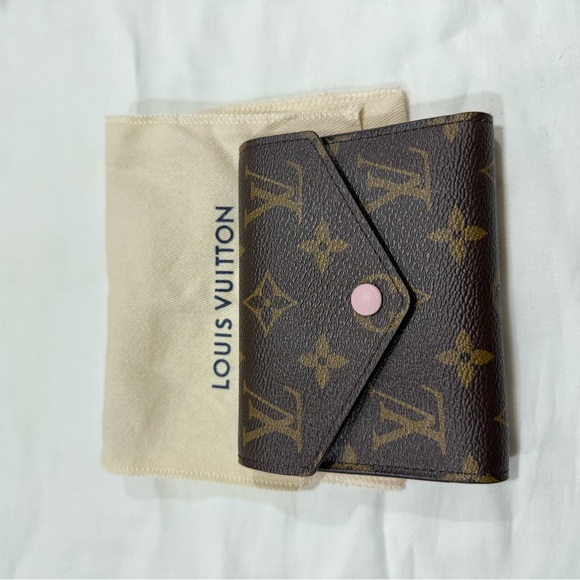 Louis Vuitton Handbags - Louis Vuitton Brown Monogram Trifold Wallet